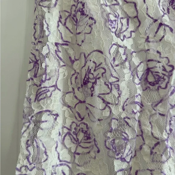 The Limited Floral Lace Sleeveless Blouse - Purple and Cream - Picture 5 of 5